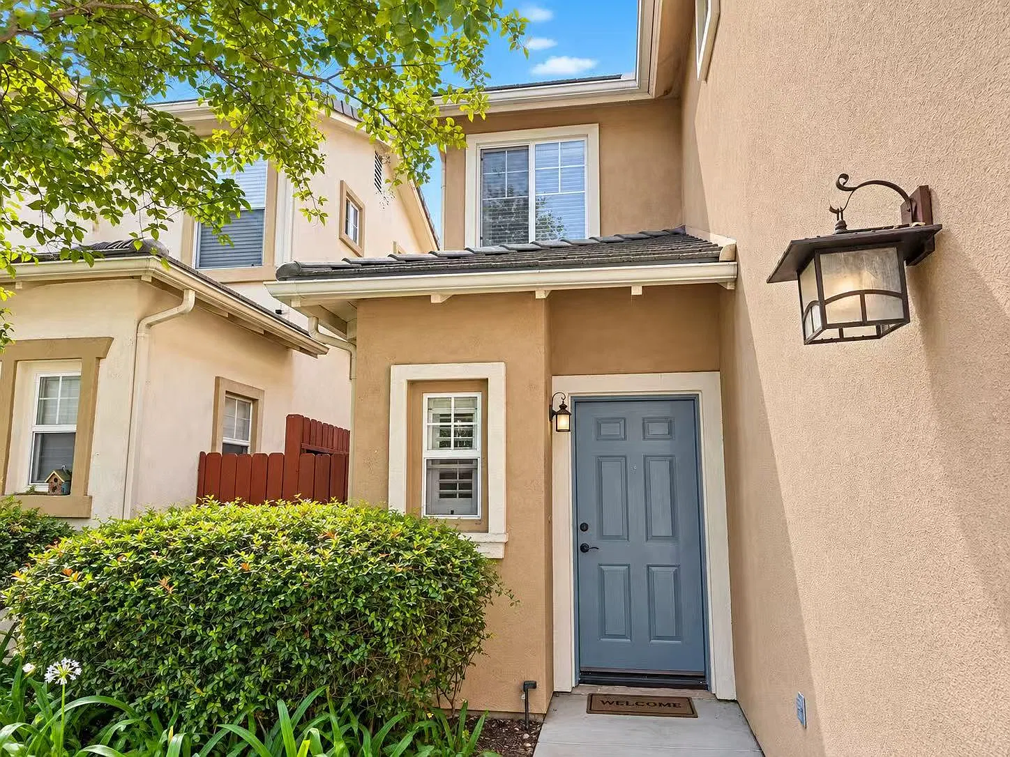 3 bed, 2.5 bath, 1464 sqft, $2,800 — Photo 2