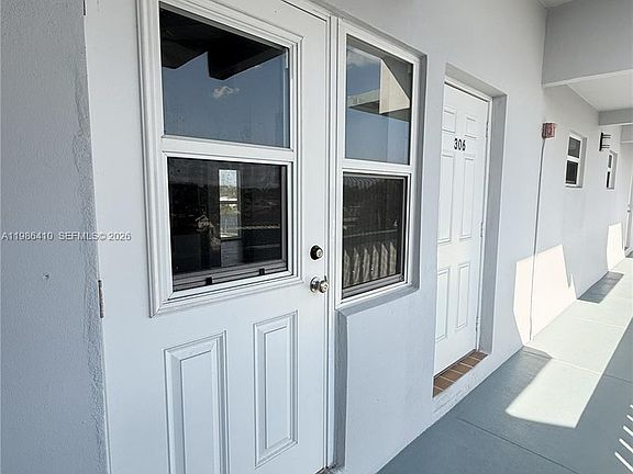 2nd image of 2223 Park Ln APT 306