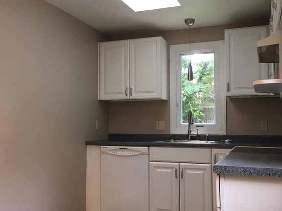 3rd image of 424 E Park Blvd