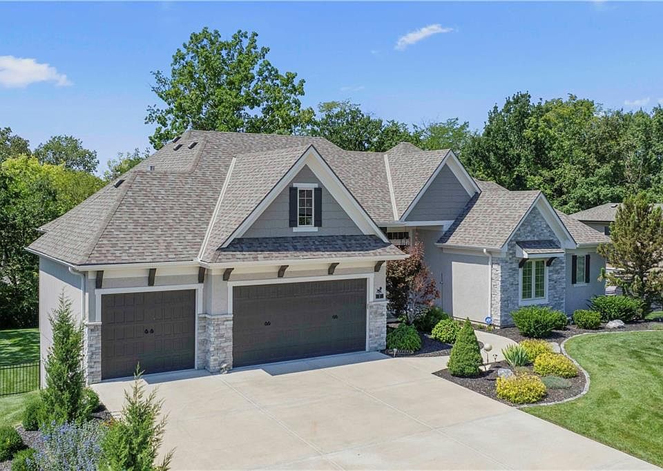1st image of 7 Dakota Cir