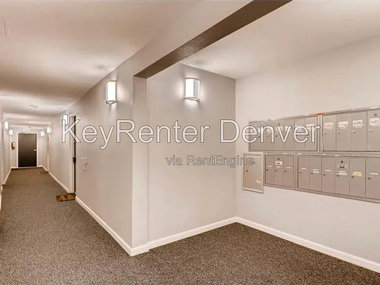 1032 N Clarkson St #307 — Photo 11