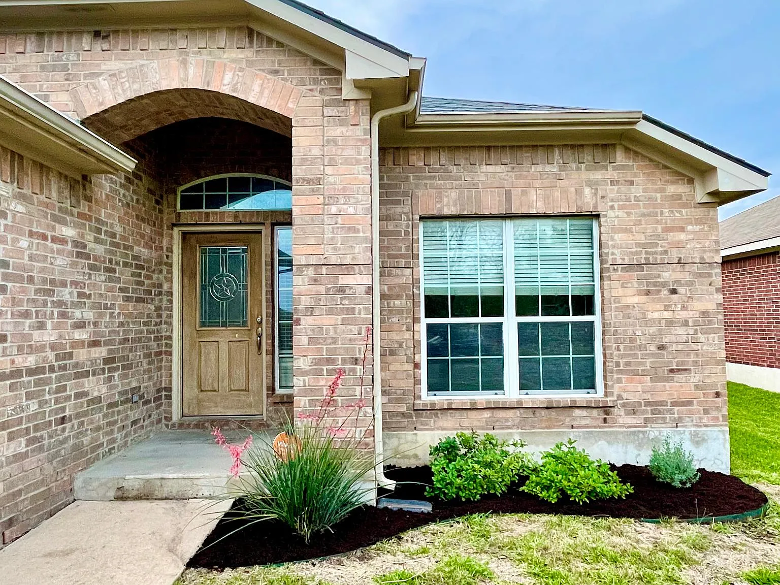 3 bed, 1771 sqft, $2,100 — Photo 2