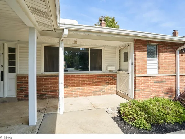 25500 Country Club Blvd Unit 15, North Olmsted, OH 44070
