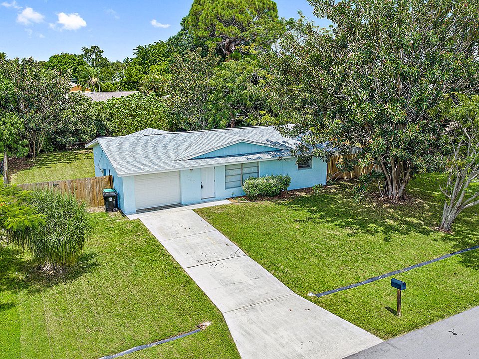 1st image of 1549 SE Minorca Avenue