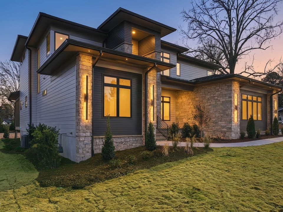 1st image of 403 Carolyn Ct