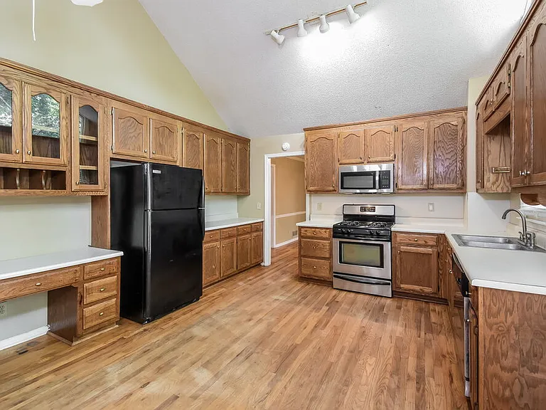 2699 Barcelona Dr SW — Photo 8