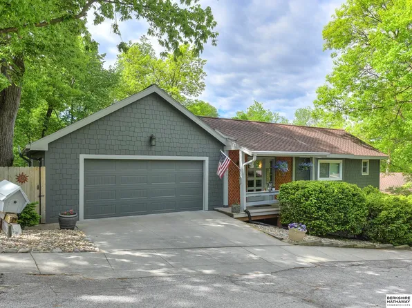 903 Ridgewood Ct, Bellevue, NE 68005