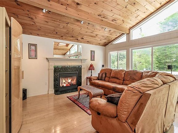 5th image of 161 Zinns Dr