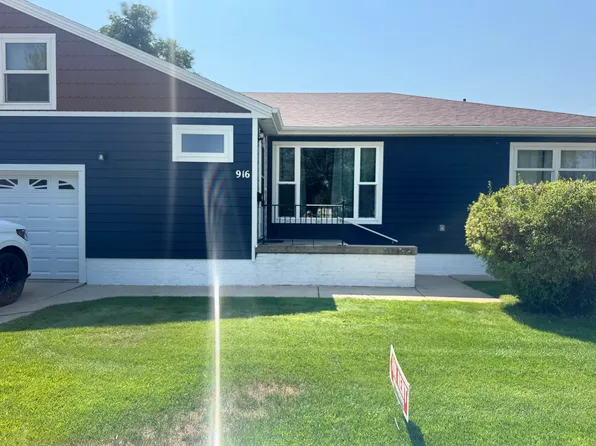 916 National St, Belle Fourche, SD 57717