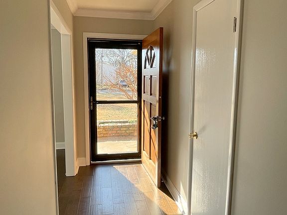 3rd image of 3901 Pickett Dr SW