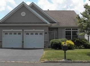 31 Hardenbergh St, Somerset, NJ 08873