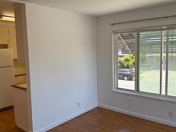 3rd image of 568 Hazel Dell Way #4