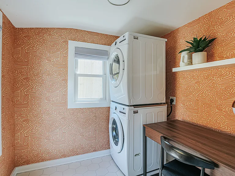 1023 King St — Photo 19