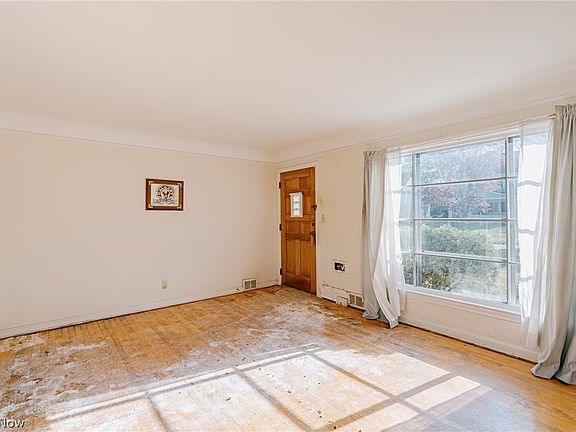 4th image of 1004 Woodview Rd