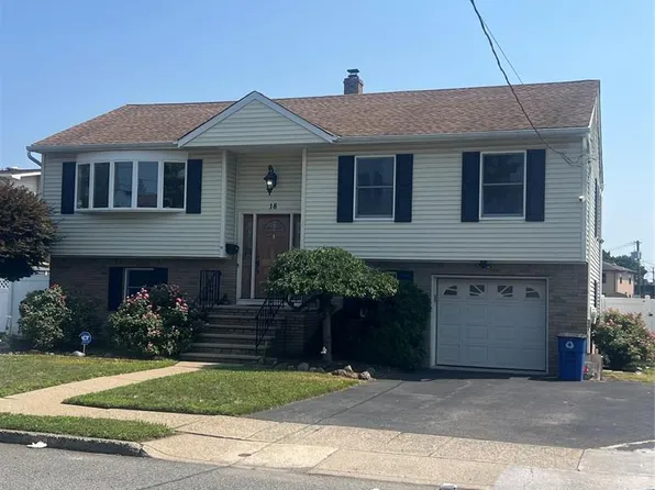 18 Rosengren Avenue, Totowa, NJ 07512