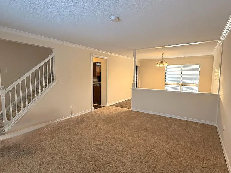 504 Heritage Dr — Photo 6