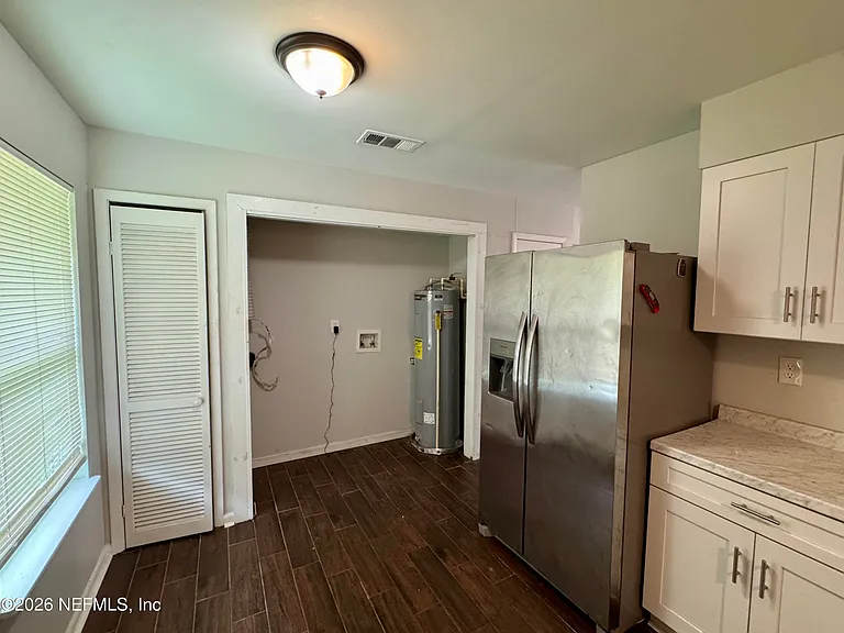 707 Rainer Rd #4 — Photo 5