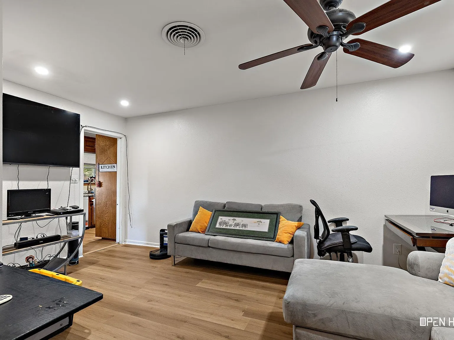 3 bed, 2.0 bath, 1284 sqft, $1,675 — Photo 4