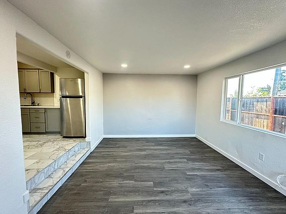 4th image of 420 Bridgevale Rd
