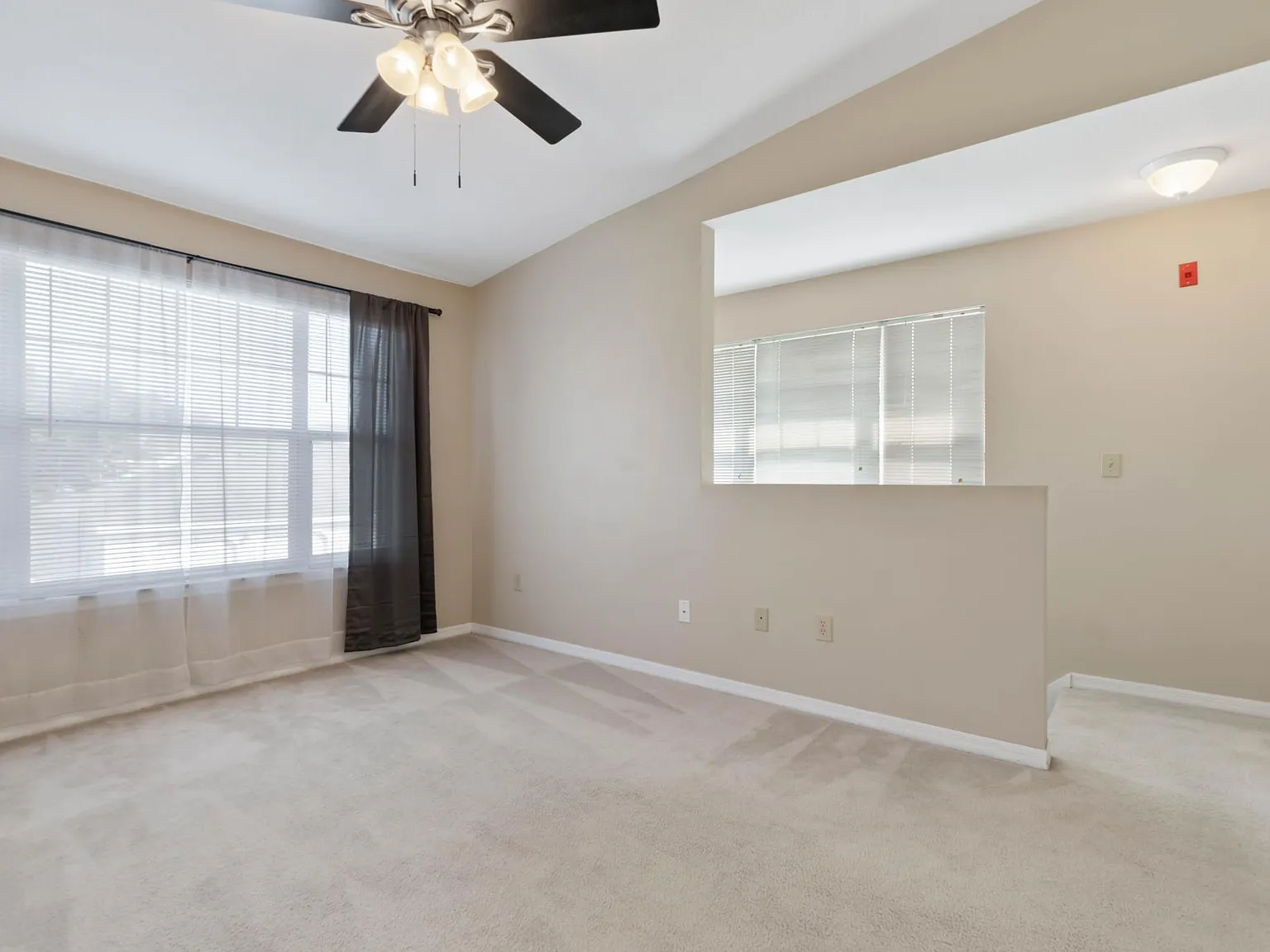 1 bed, 910 sqft, $1,695 — Photo 1