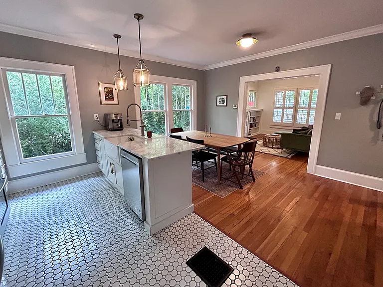 1006 Garnett Ave — Photo 5