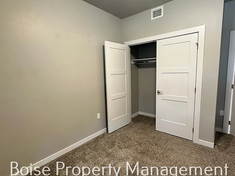 1821 S Vista Ave #303 — Photo 9