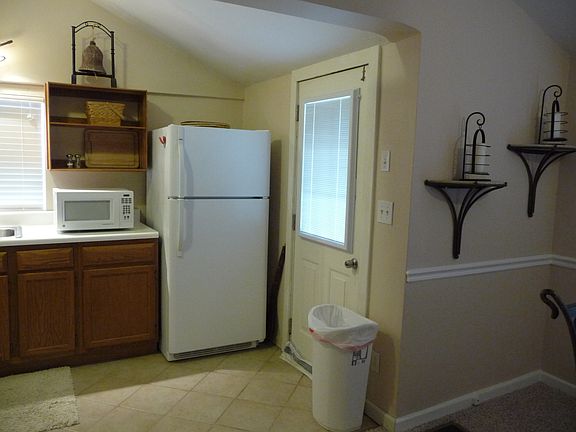 2nd image of 6102 Adelia Dr