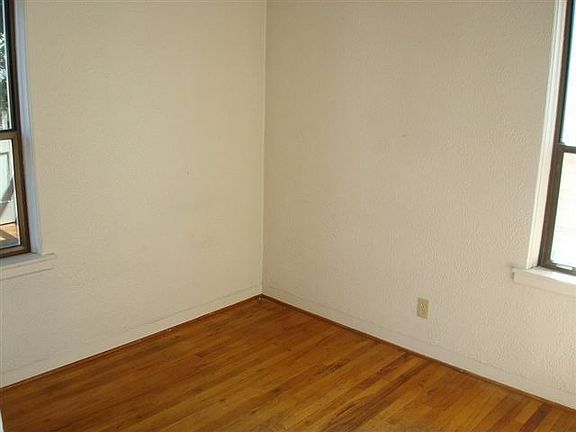 3rd image of 1614 E Lacrosse Ave