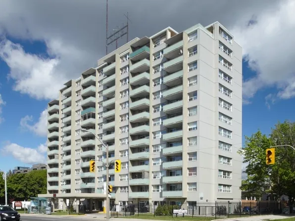 368 Eglinton Ave E #807, Toronto, ON M4P 1L9
