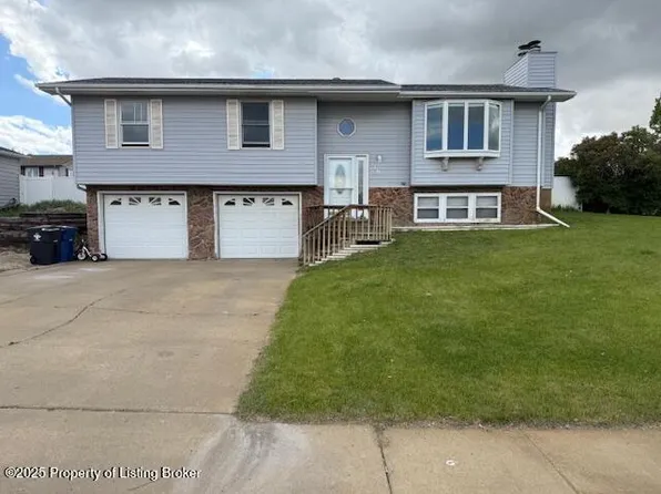 580 4th Ave SW, Dickinson, ND 58601