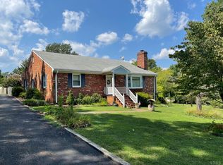 1097 Hummingbird Ln, Spout Spring, VA 24593