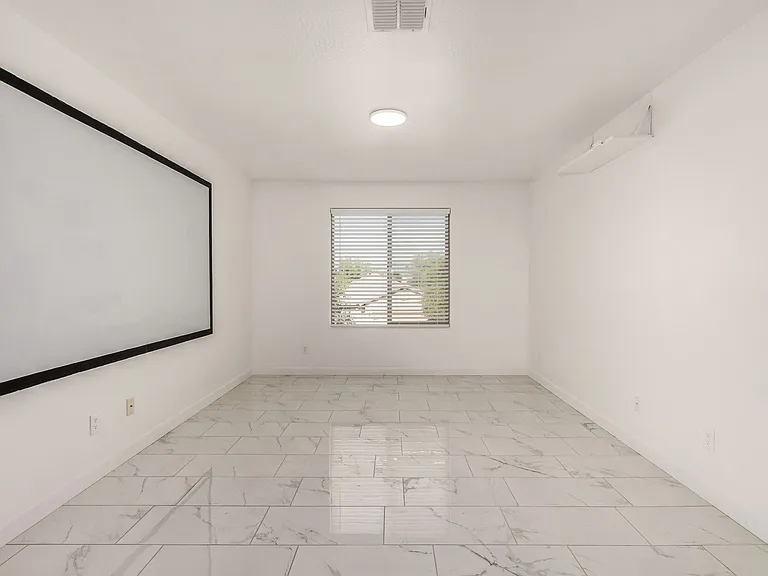 24409 W Sheraton Ln — Photo 22