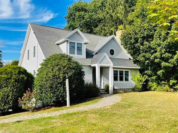 236 Long Sands Rd, York, ME 03909