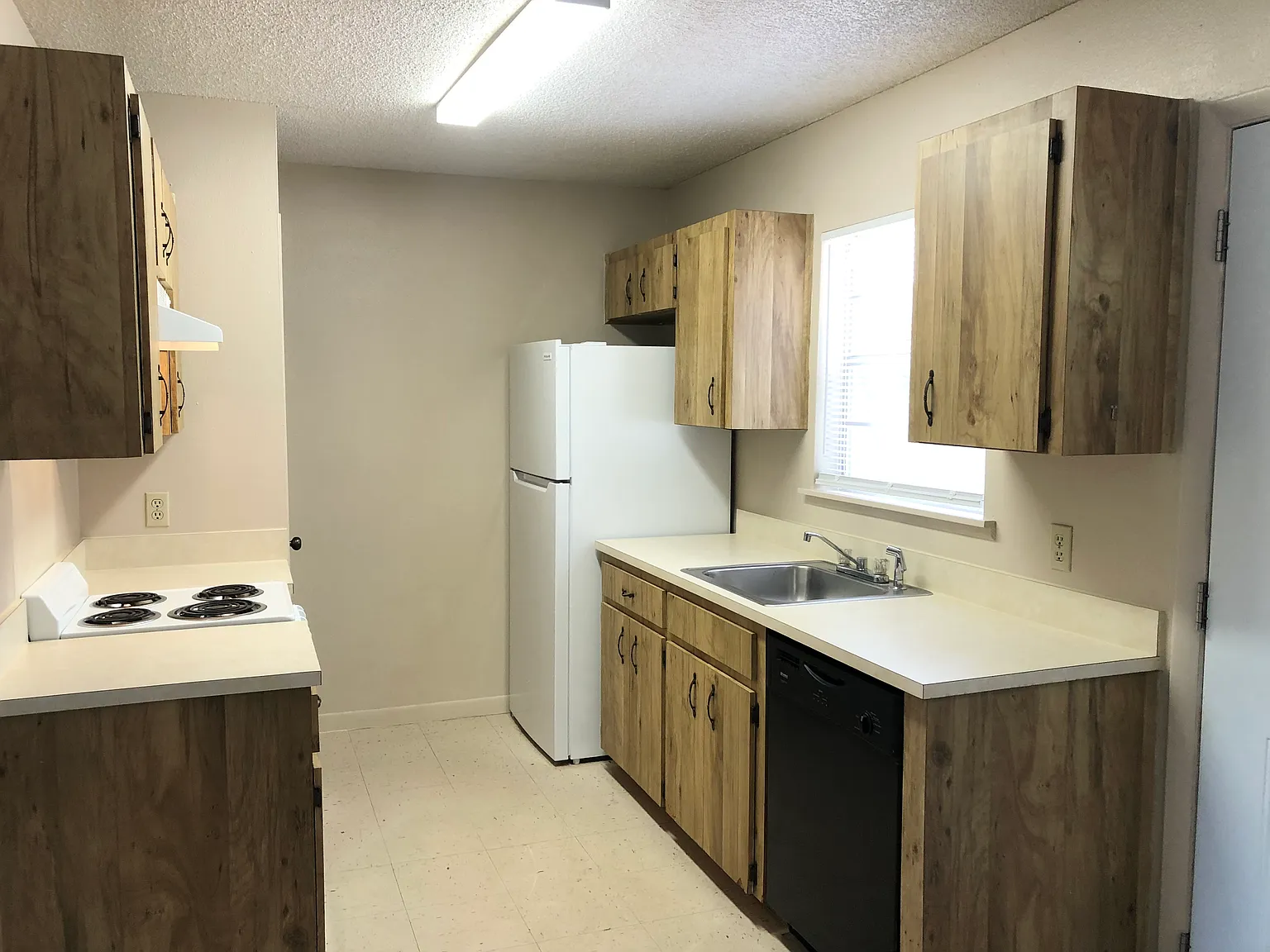 1 bed, 700 sqft, $1,100 — Photo 2