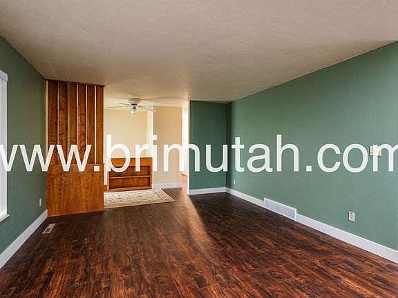 4th image of 2127 E Evergreen Ave