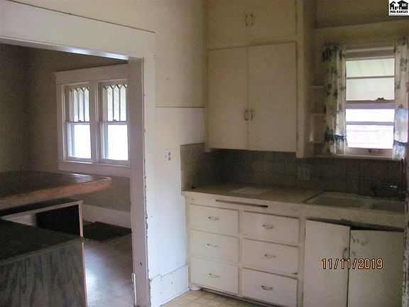 4th image of 310 E 11th Ave