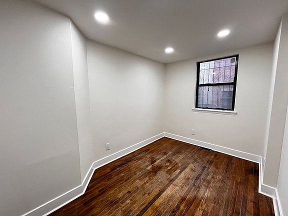 4th image of 308 W Wildey St #1