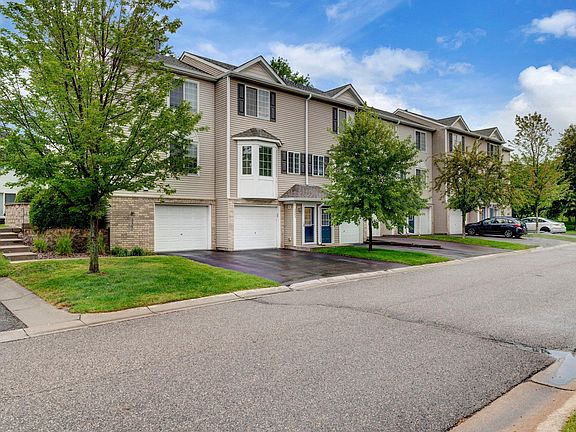 2nd image of 2963 Village Ct