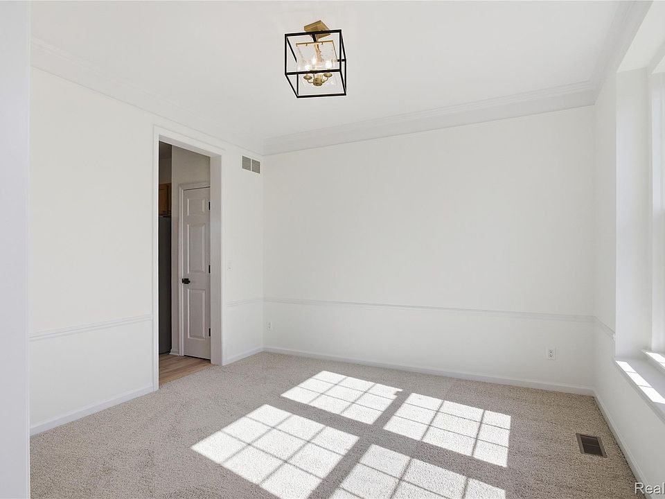 496 Pleasant Ridge Dr, photo 10
