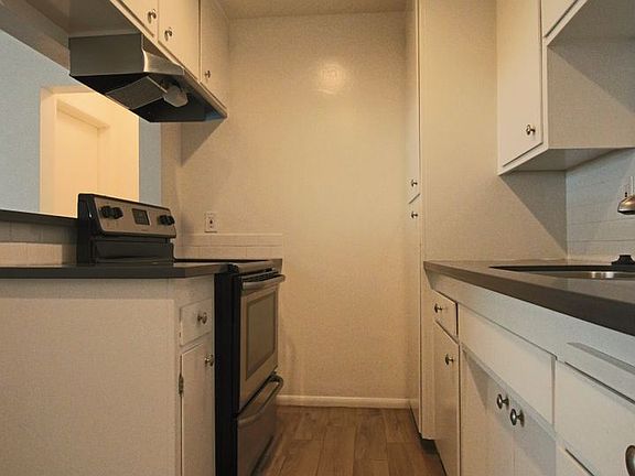 5th image of 2333 E 5th St #1