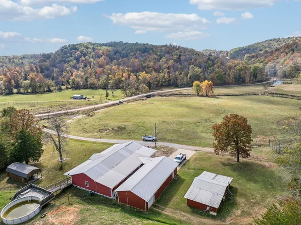2020 Hubbard Dr, Clifton, TN 38425
