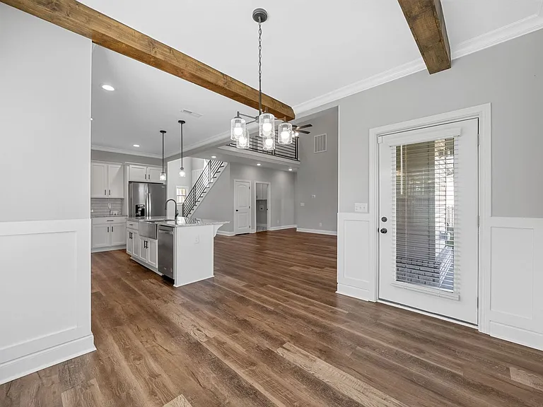 573 Bowden Dr — Photo 17