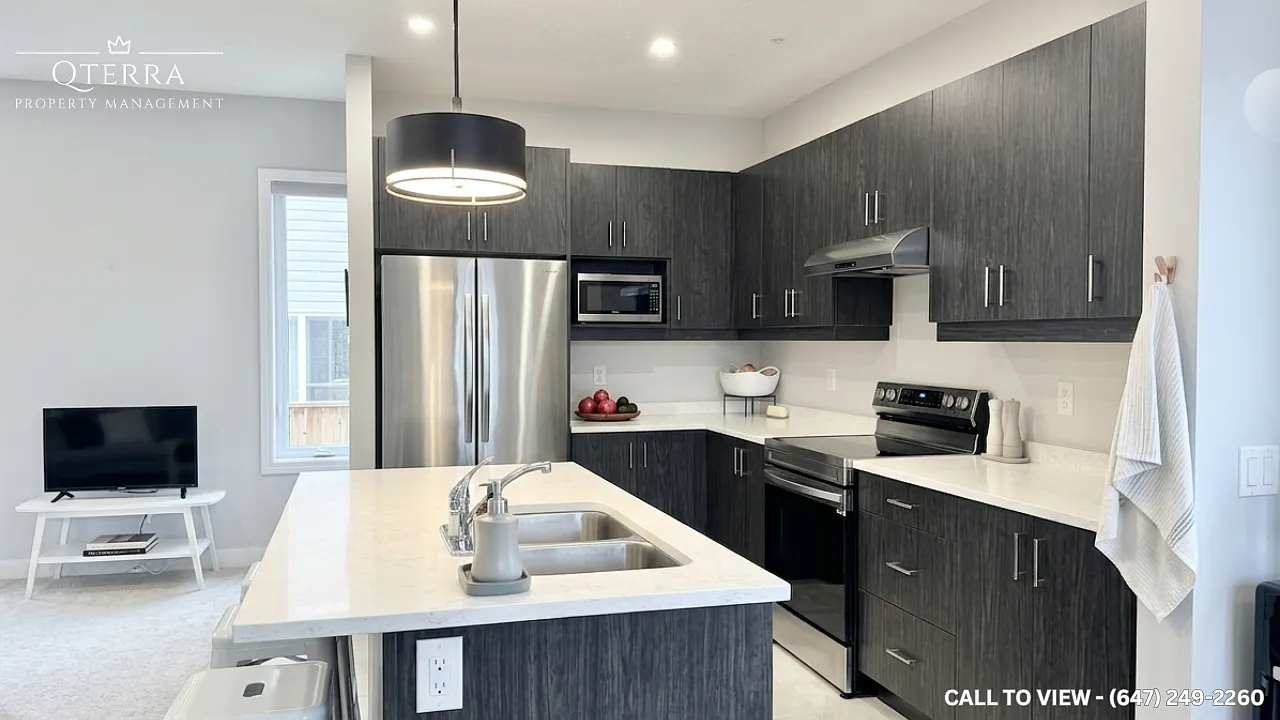 5 bed, 3.5 bath, 2000 sqft, $3,199 — Photo 2