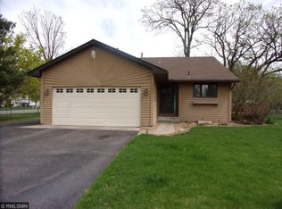 590 Chippewa Trl, Lino Lakes, MN 55014
