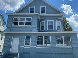 13-15 Wigwam Pl, Springfield, MA 01108