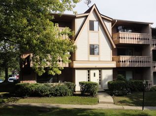 19 Parkside Ct APT 6, Vernon Hills, IL 60061