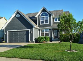 1305 Bradford Dr, Greenwood, MO 64034