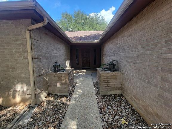 2nd image of 5906 Woodridge Park