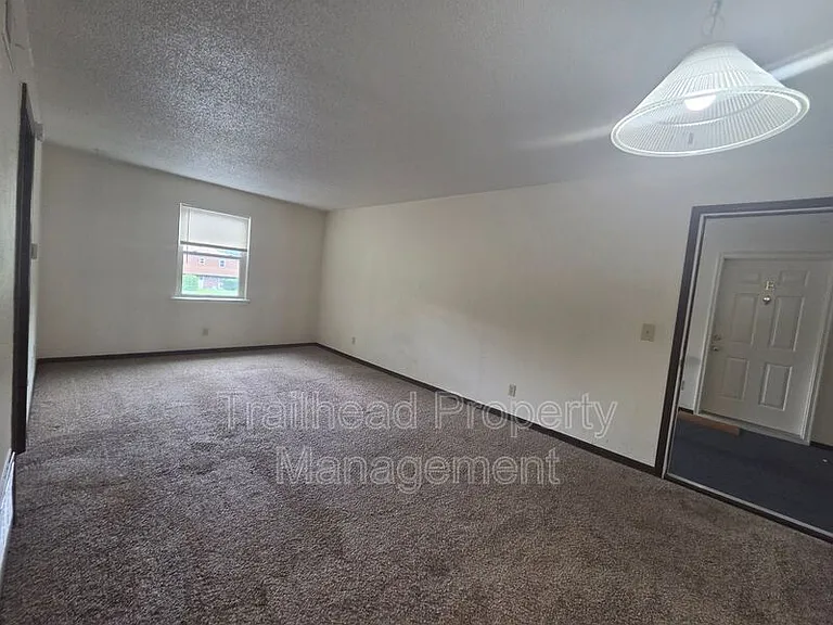 1302 E T C Lea Rd #T — Photo 5