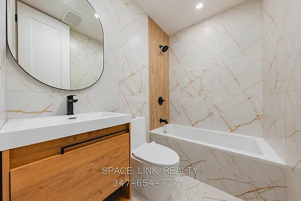 Rented by Space Link Realty | media 2